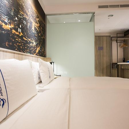 Airline Inn - Kaohsiung Station Zewnętrze zdjęcie