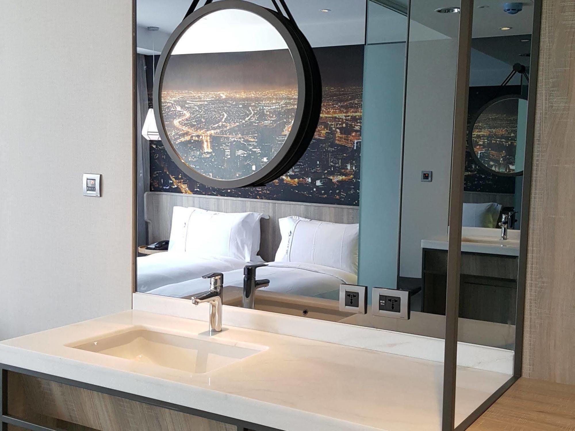 Airline Inn - Kaohsiung Station Zewnętrze zdjęcie