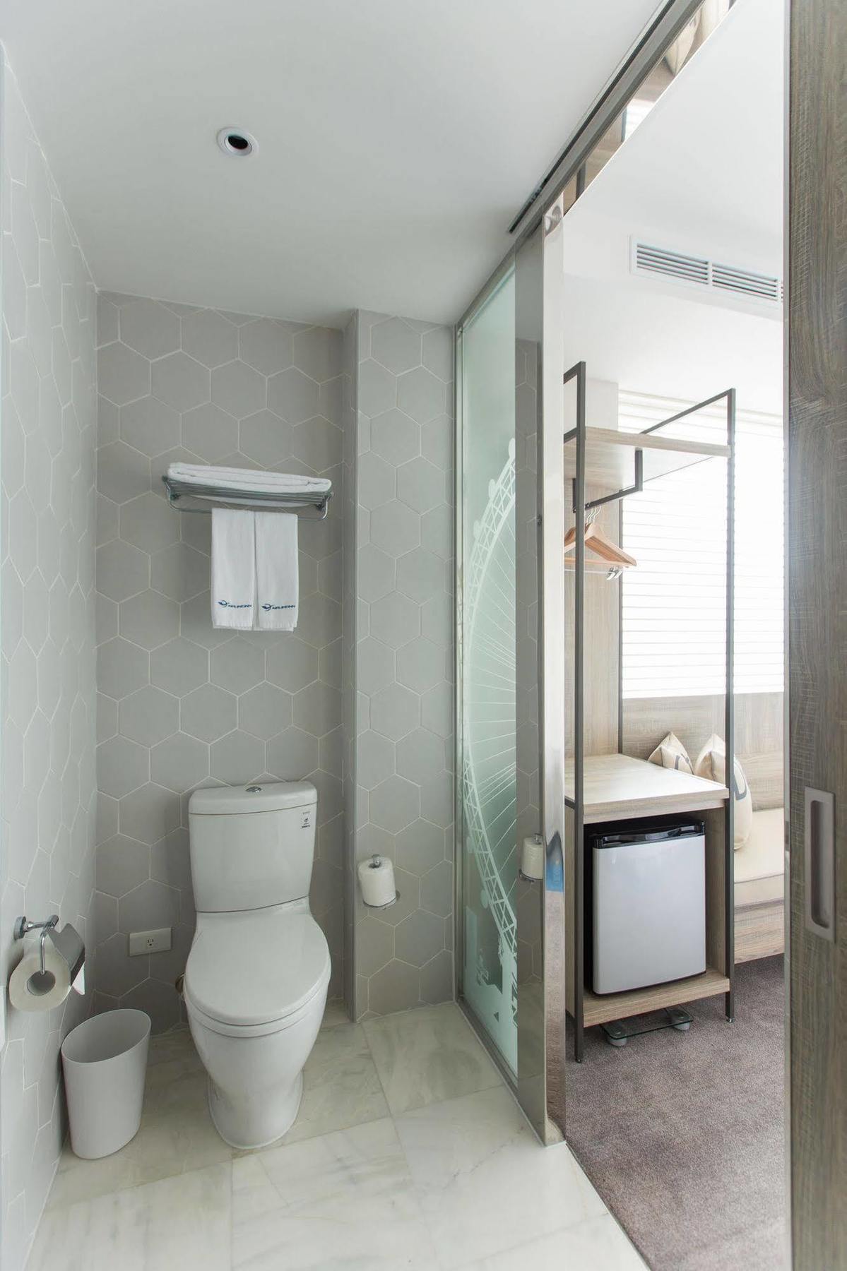 Airline Inn - Kaohsiung Station Zewnętrze zdjęcie